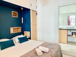 1 chambre, fer et planche à repasser, lit parapluie, Wi-Fi