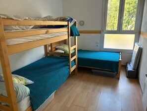 2 habitaciones, tabla de planchar con plancha y wifi 