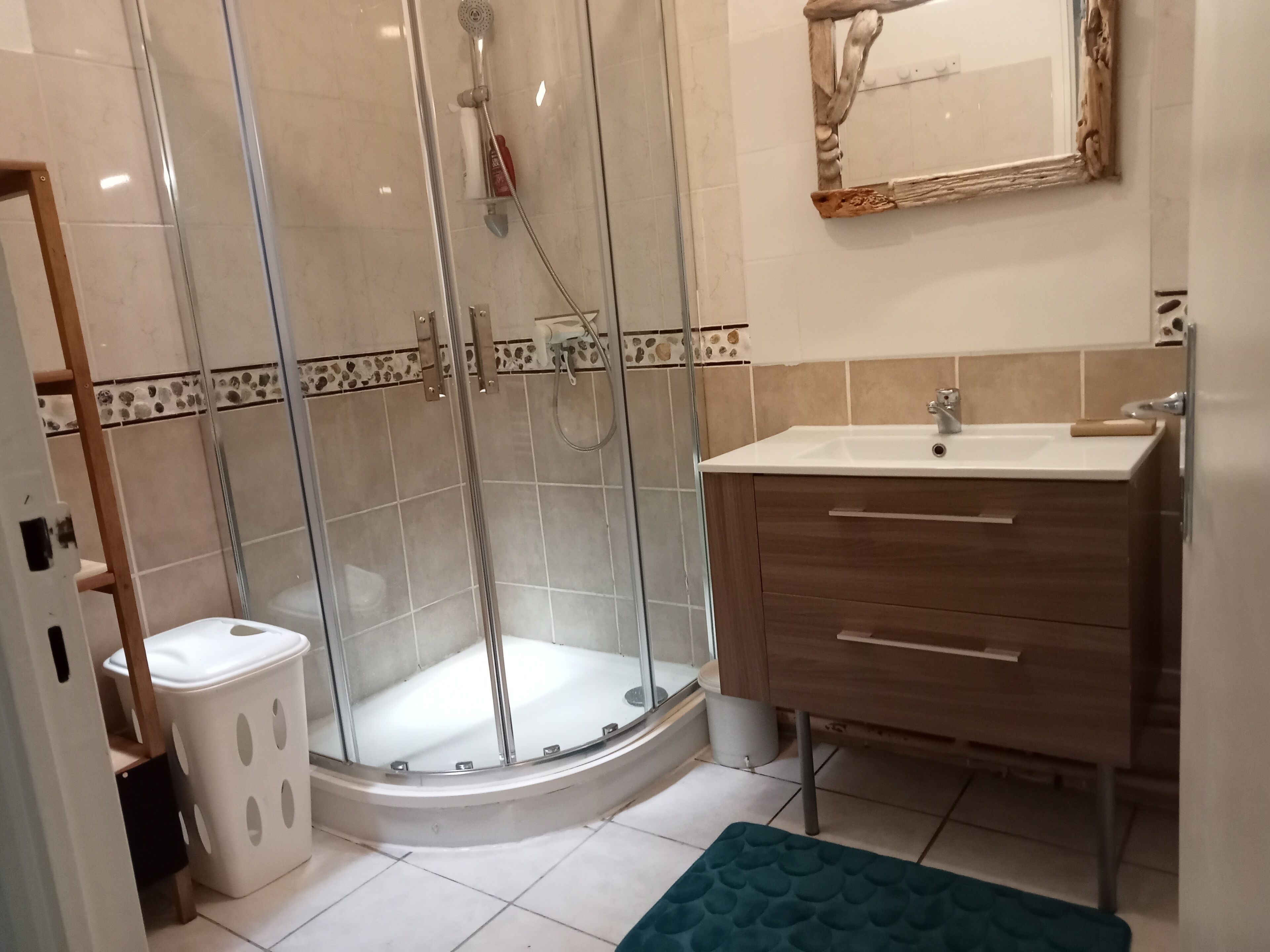 Een douche, een haardroger