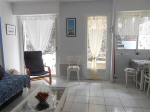 TV, DVD player, books, stereo - Garden level apartment, for 5 persons, beach et lake 5 min away, great amenities (Soorts-Hossegor)