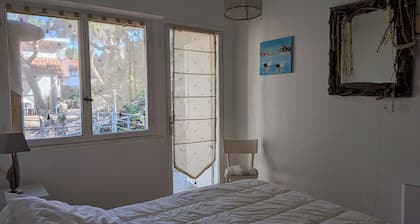 Garden level apartment, for 5 persons, beach et lake 5 min away, great amenities