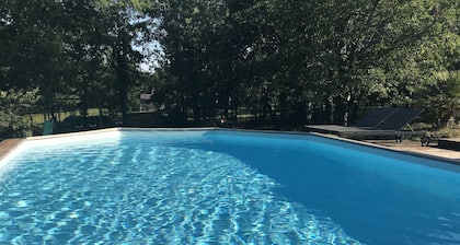 House Full Feet Pool-tilavuus 8 + Bb Bed<br>kylän Lalbenque