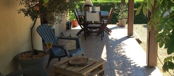 Gßte Périgourdin (climatisé) à 5kms de SARLAT, parc clos.