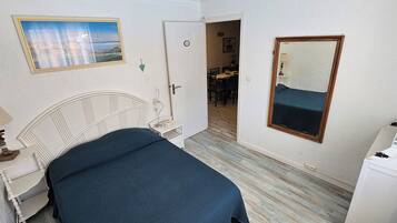 1 chambre, fer et planche Ă repasser, Wi-Fi gratuit