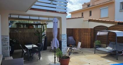 Appart T2 40m2 in villa, 4/5pers, swimming pool 8x4x6m, 300m from the beach