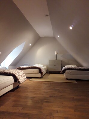 2 bedrooms, iron/ironing board