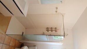 Shower, towels - Near Sea and Mountain (Ghisonaccia)