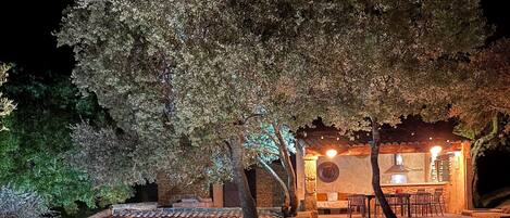 حمّام سباحة خارجي