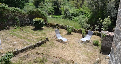 MAISON TYPIQUE DE VILLAGE CORSE