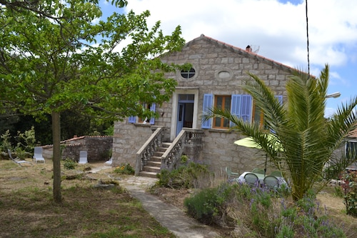 MAISON TYPIQUE DE VILLAGE CORSE 