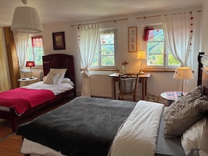 2 chambres, fer et planche Ă repasser, Wi-Fi gratuit, draps fournis