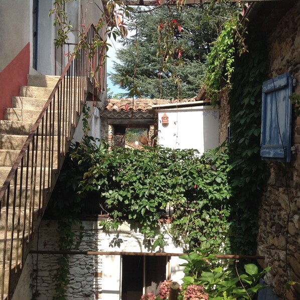 Enceinte de lâhĂ©bergement