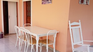 A multi-level building with white railings and a tiled floor. - Nice apartment perfect also for people with reduced mobility (Sainte-Anne)