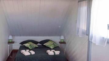 2 chambres, fer et planche à repasser, lit parapluie, Wi-Fi gratuit