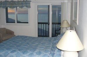 2 slaapkamers, een strijkplank/strijkijzer, gratis wifi, beddengoed