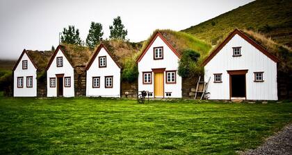 Vellir Grenivik a home with a view