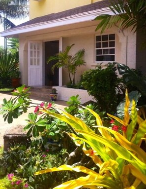 تفاصيل الفندق من الخارج