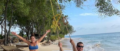 På stranden og strandhåndklær