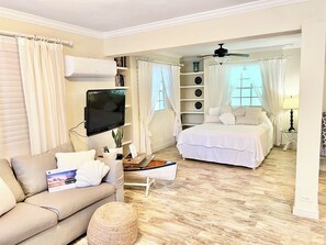 2 bedrooms, in-room safe, iron/ironing board, free WiFi