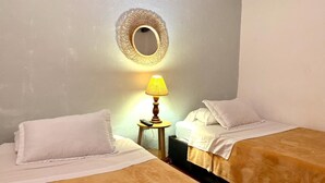 Kamar Double atau Twin Basic, 2 Tempat Tidur Twin, Bebas Asap Rokok