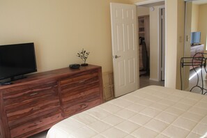 1 chambre, fer et planche à repasser, Wi-Fi gratuit, draps fournis