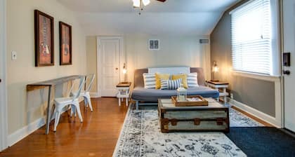 ★ McIver's Cozy Cottage Suite ★ Close to Downtown (Permit #11913034300)