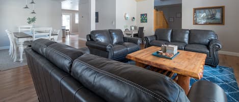Smart TV, fireplace, video games, DVD player
