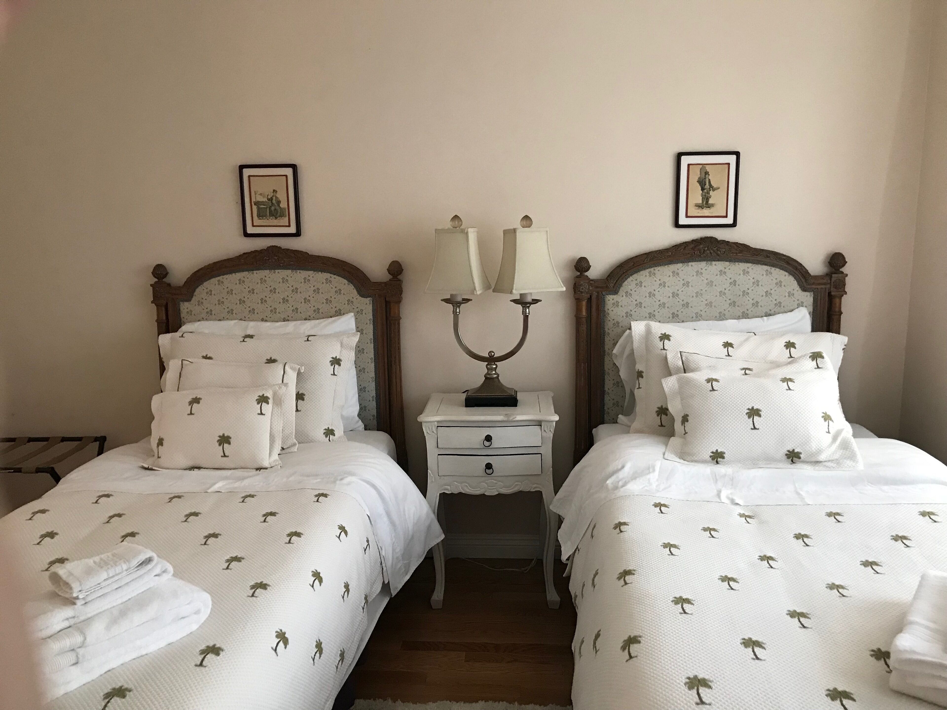2 bedrooms, desk, iron/ironing board, travel crib