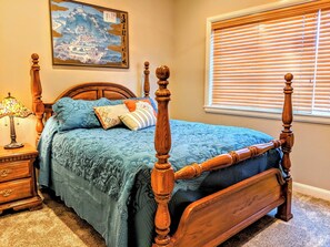 2 bedrooms, iron/ironing board, free WiFi, bed sheets - Escape...Explore....Enjoy (Huntsville)