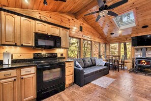 Interior - Cozy riverfront cabin on Ossipee River (Parsonsfield)