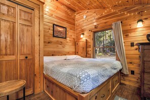 2 Schlafzimmer, BĂŒgeleisen/BĂŒgelbrett, WLAN, BettwĂ€sche