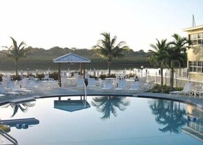 Ulkouima-allas, lämmitetty uima-allas