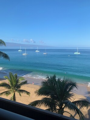 On the beach, sun loungers, beach towels - 2 units back from Oceanfront, Views of Lanai Island and the beautiful courtyard (Lahaina)