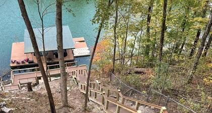 7 makuuhuoneen Lakefront Home Big Creek yksityinen telakka ja suuret kannet
