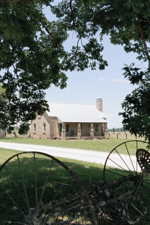 Property grounds - Stone Homestead Farmhouse (Cookeville)