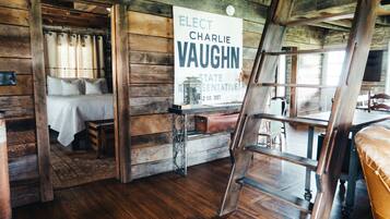 2 chambres, coffres-forts dans les chambres, fer et planche Ă repasser