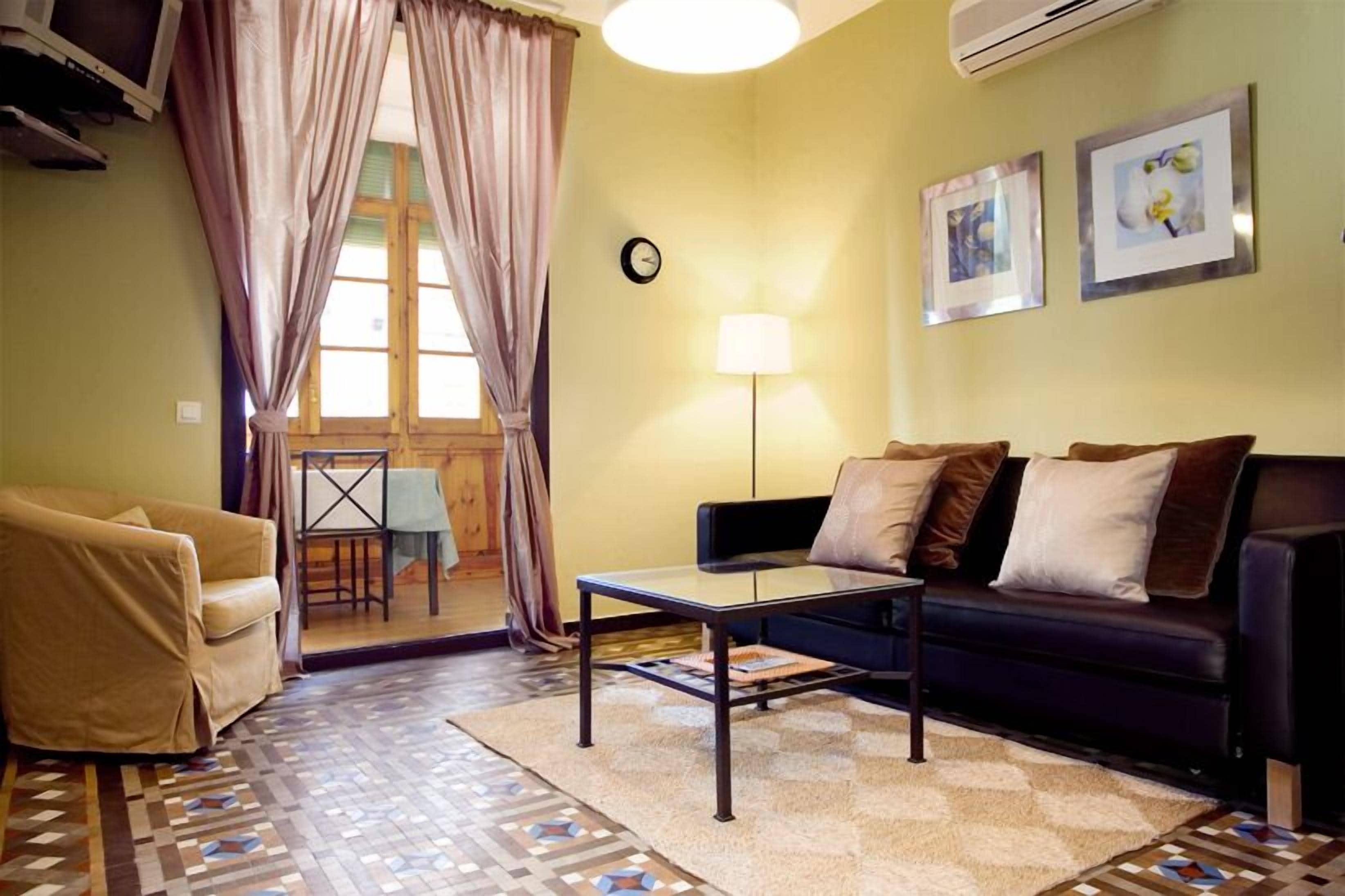 Een televisie en een dvd-speler