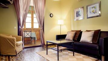 Una televisión, un reproductor de DVD