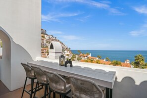 Property grounds - FANTASTIC FALL SPECIAL RATES (Avalon)