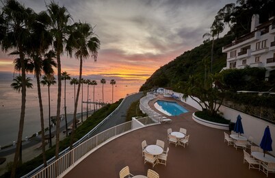 HANDS DOWN THE BEST DEAL IN HAMILTON COVE!