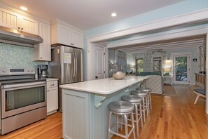 Coffee/tea maker, high chair