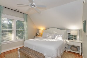 3 bedrooms, iron/ironing board, Internet