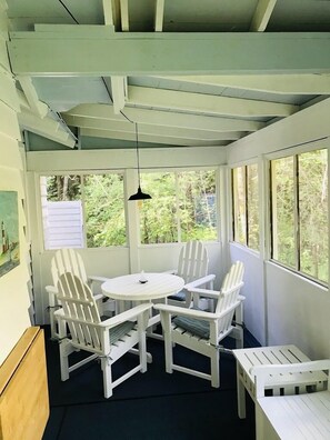 Dining - Harbor House Cottage located in the heart of Ephraim! (Ephraim)