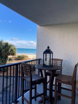 Outdoor dining - Fantastic place to make memories. Great ocean view condo for fun & “GOOD TIMES” (Pawleys Island)