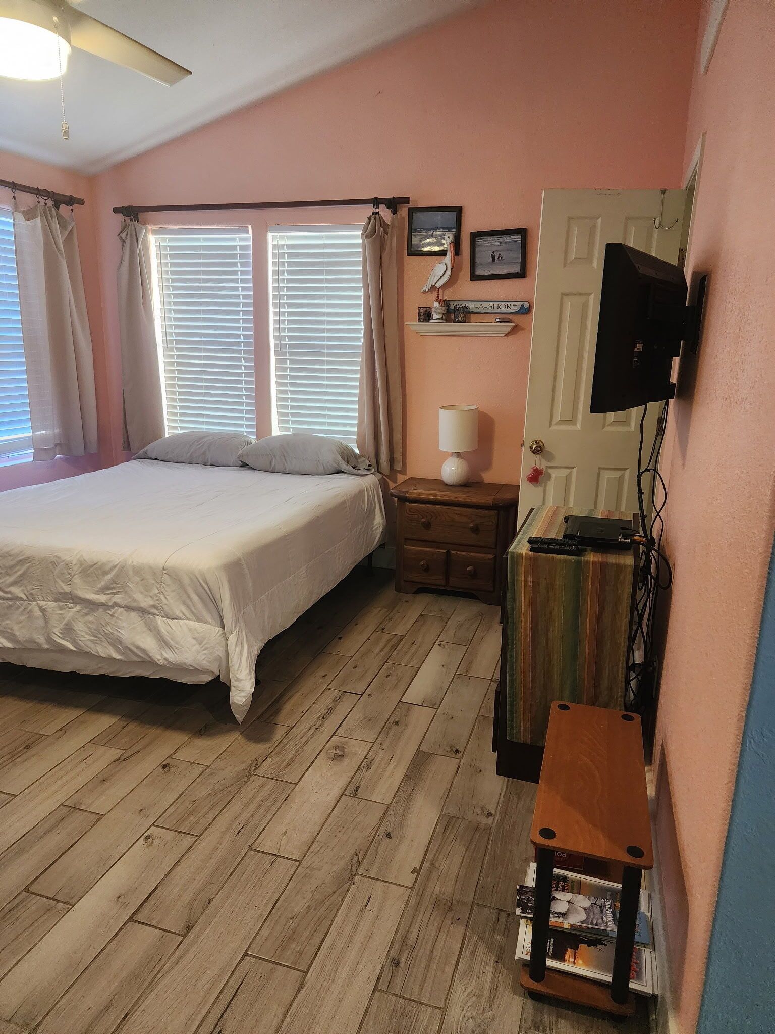 Iron/ironing board, free WiFi, bed sheets, wheelchair access