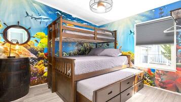 3 bedrooms, desk, iron/ironing board, travel crib