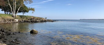  Oceanfront Condo surplombant Rockland Harbor et la jetée. Permis n ° STR19-71