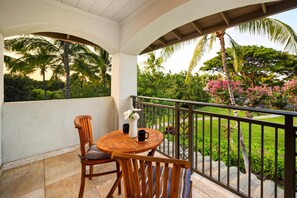 Outdoor dining - Includes Mauna Lani Beach Club Pass! Fairways at Mauna Lani 1506 (Mauna Lani Resort)