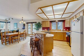 Refrigerador, horno, parrilla de estufa y lavavajillas