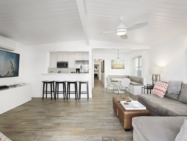 Smart TV, fireplace, video games, DVD player